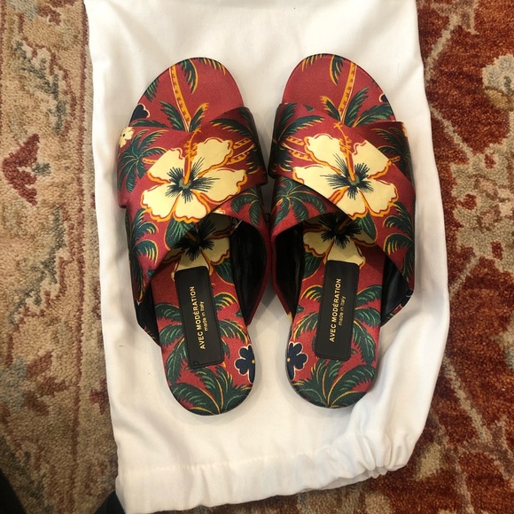 Beautiful silk slides. Sz Eu 40 - Picture 1 of 7